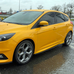 Carbonteile Tuning Sideskirts Seitenschweller Ansätze ABS schwarz glänzend passend für Ford Focus ST Mk3 Hatchback - 4087